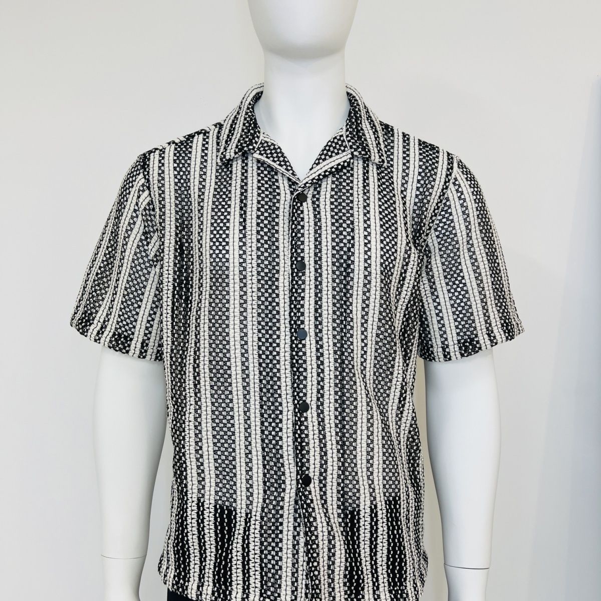 Men's Hollow-Out Cuban Collar Short-Sleeve Shirt
